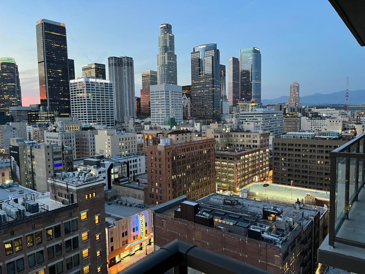 Top Floor 3 Bed 3 Bath Penthouse Living In Luxury Los Angeles Bagian luar foto